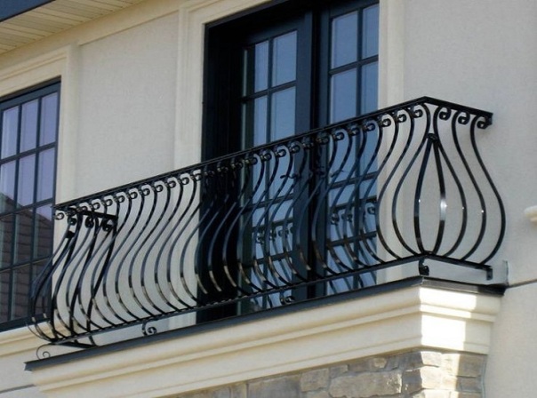 pembuatan-railing-balkon-klasik-di-jogja
