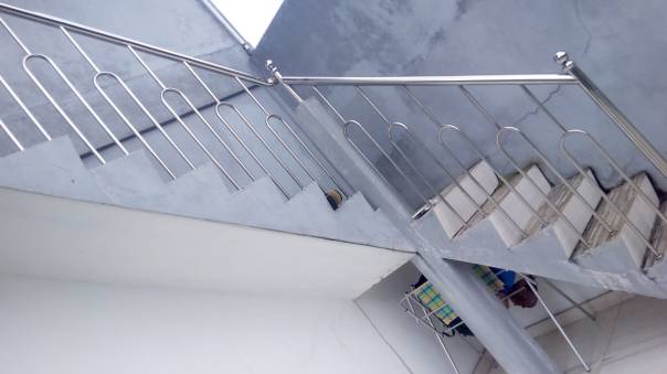 railing-tangga-stainless-wates